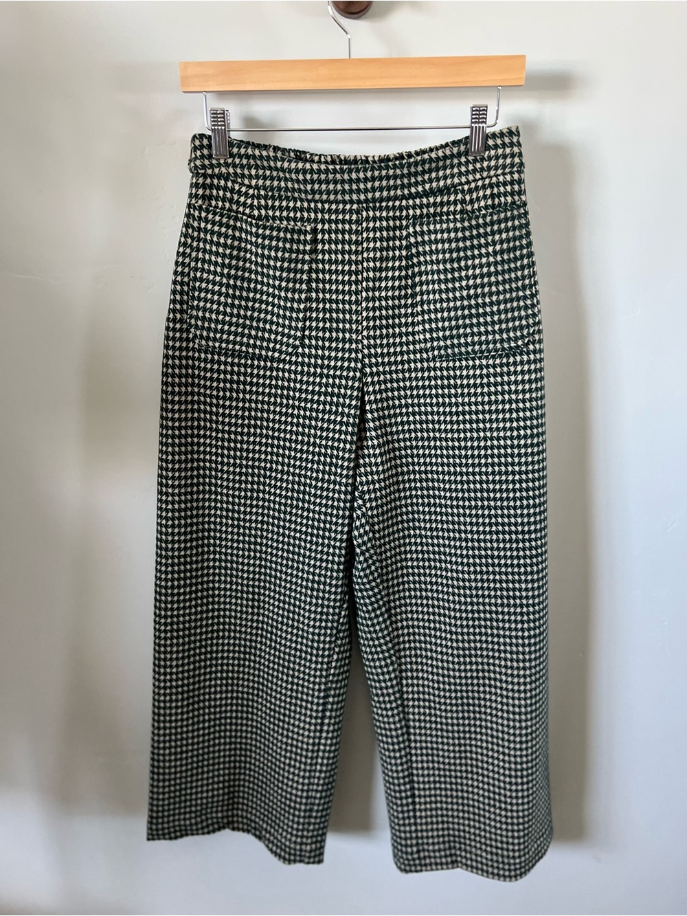 Classic Houndstooth Wide-Leg Women’s Pants in Green and White